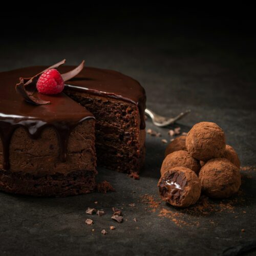 Bolo de chocolate e trufas ao rum